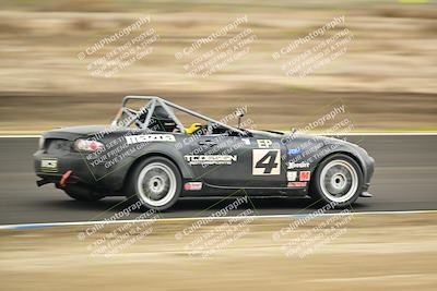 media/Jan-26-2025-CalClub SCCA (Sun) [[cfcea7df88]]/Group 5/Race/